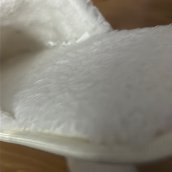 NWOT Cream Cable Knit Slippers with Fuzzy Cuff - Picture 3 of 6